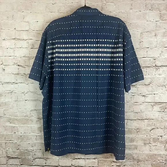 Tommy Bahama Limited Edition XLX Navy Block of Fame Short Sleeve Button Down - Picture 6 of 6